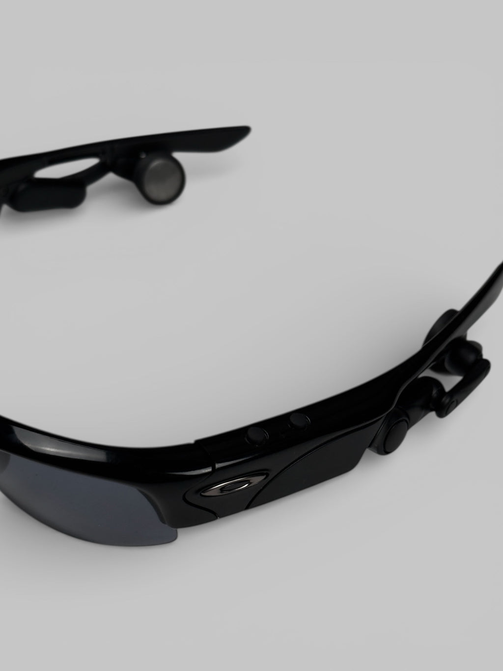 2005 Oakley Thump Black Iridium Gen-1 256MB MP3 Sunglasses