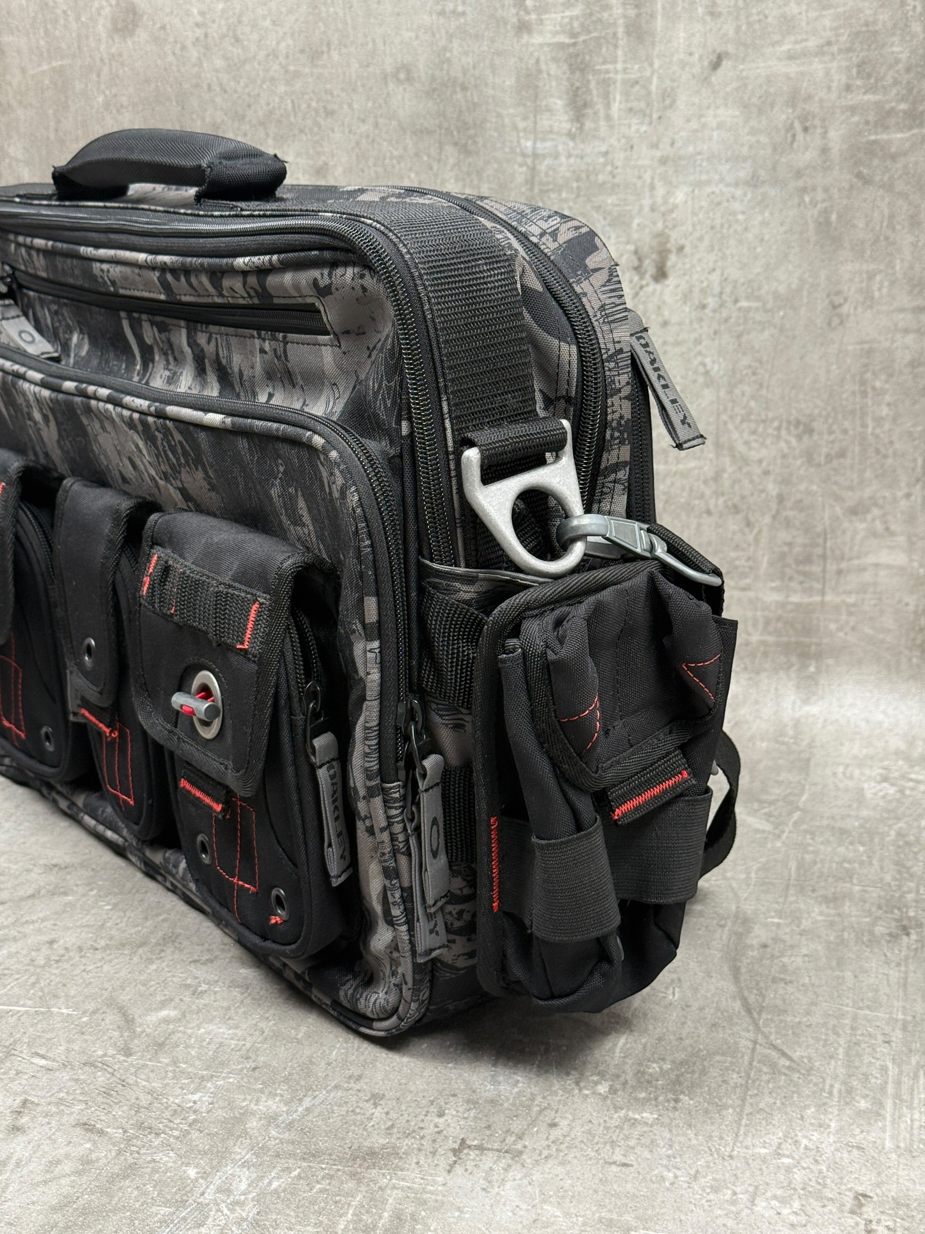 Vintage 2000s Oakley AP Tactical Messenger / Laptop Bag