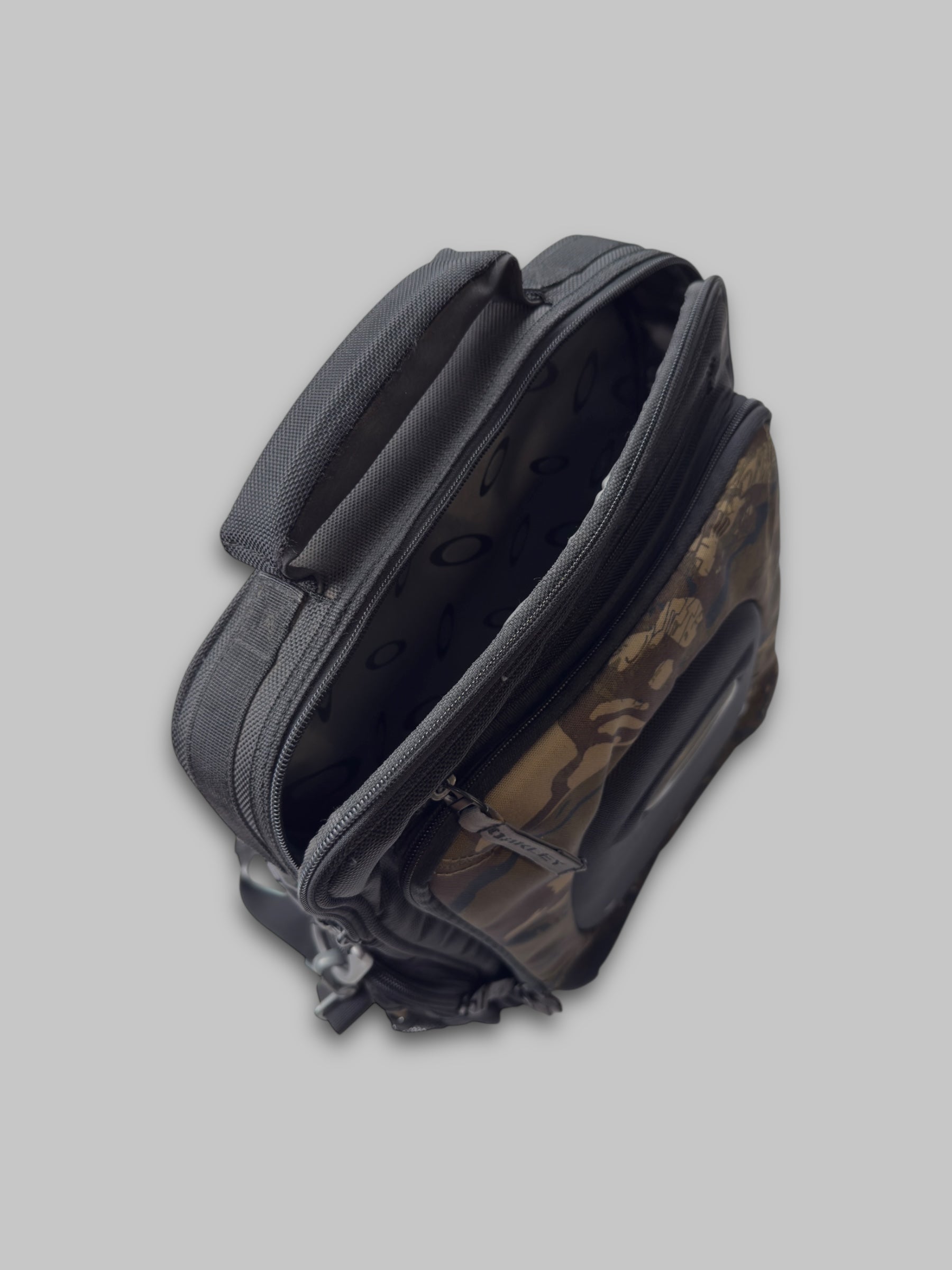 Vintage 2000s Oakley Tactical Field Gear Camo Shoulder / Side Bag